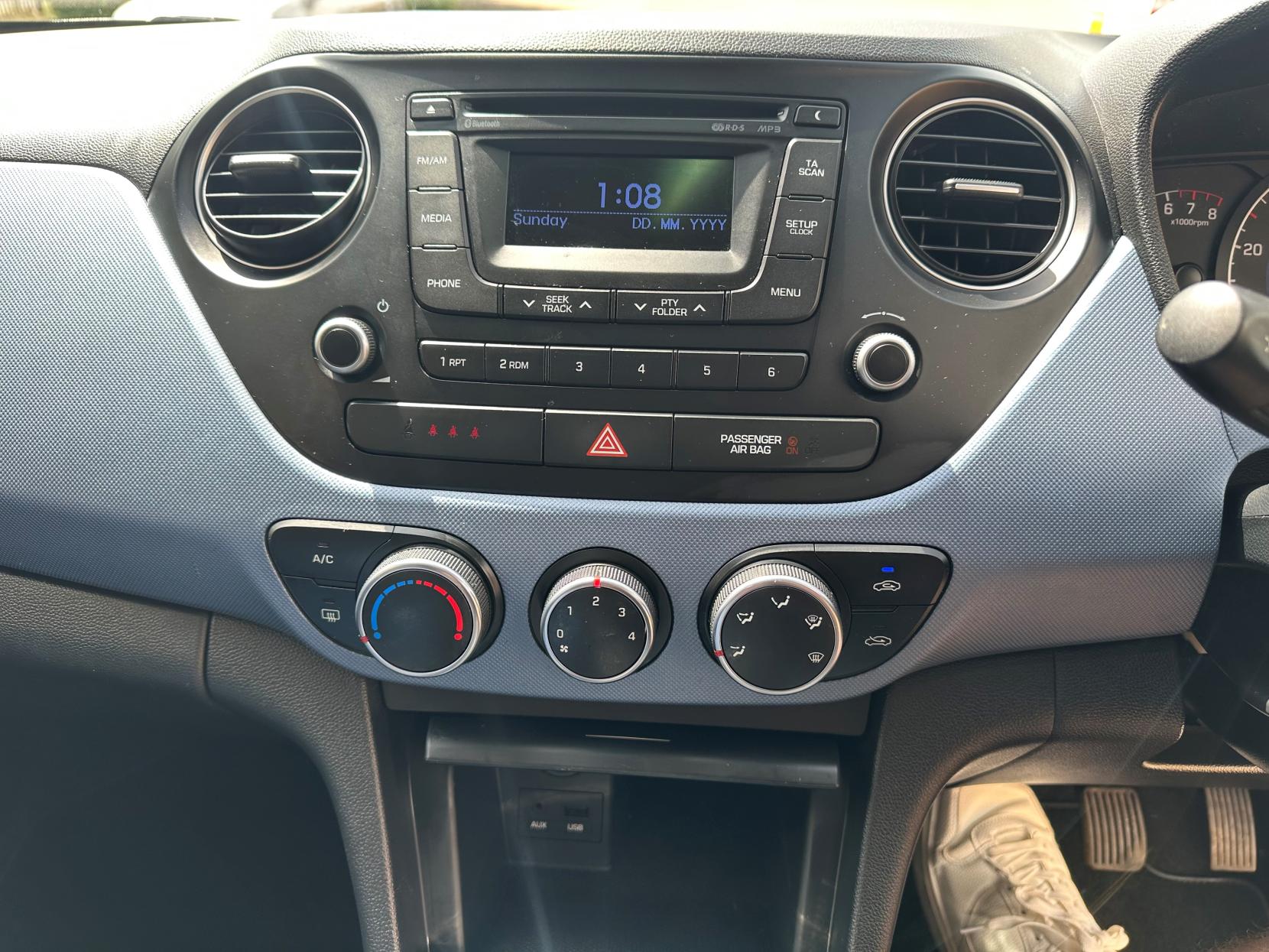 Hyundai i10 1.2 Premium Hatchback 5dr Petrol Manual Euro 5 (87 ps)