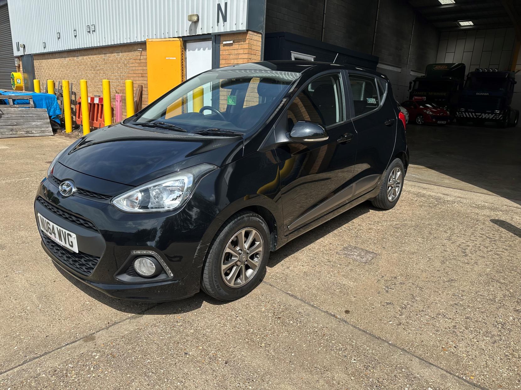Hyundai i10 1.2 Premium Hatchback 5dr Petrol Manual Euro 5 (87 ps)