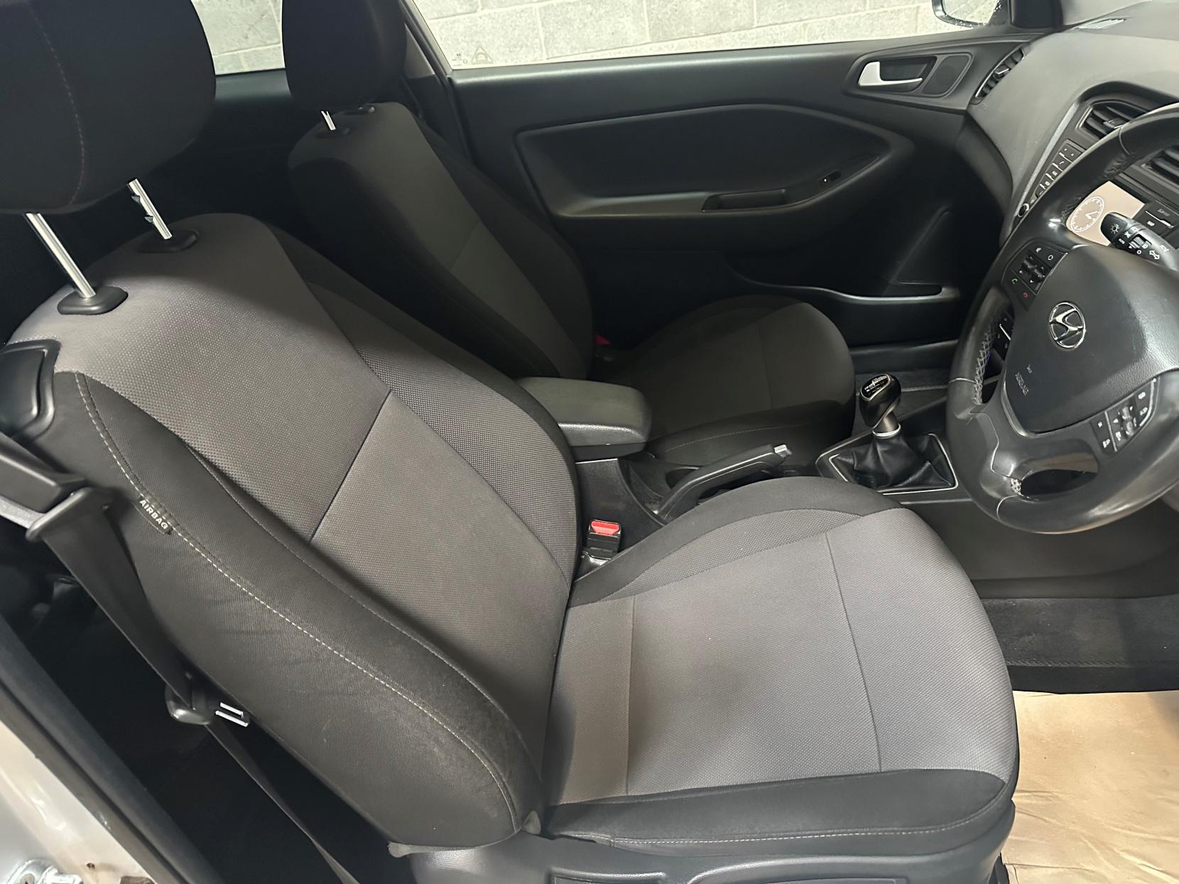Hyundai i20 1.4 CRDi Sport Nav Coupe 3dr Diesel Manual Euro 6 (90 ps)