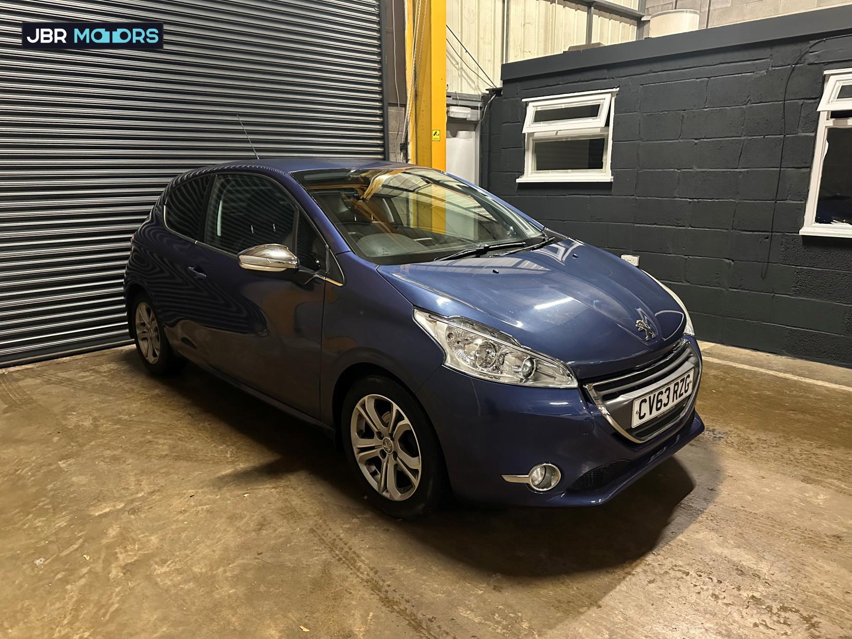 Peugeot 208 1.2 VTi Allure Hatchback 3dr Petrol Manual Euro 5 (82 ps)
