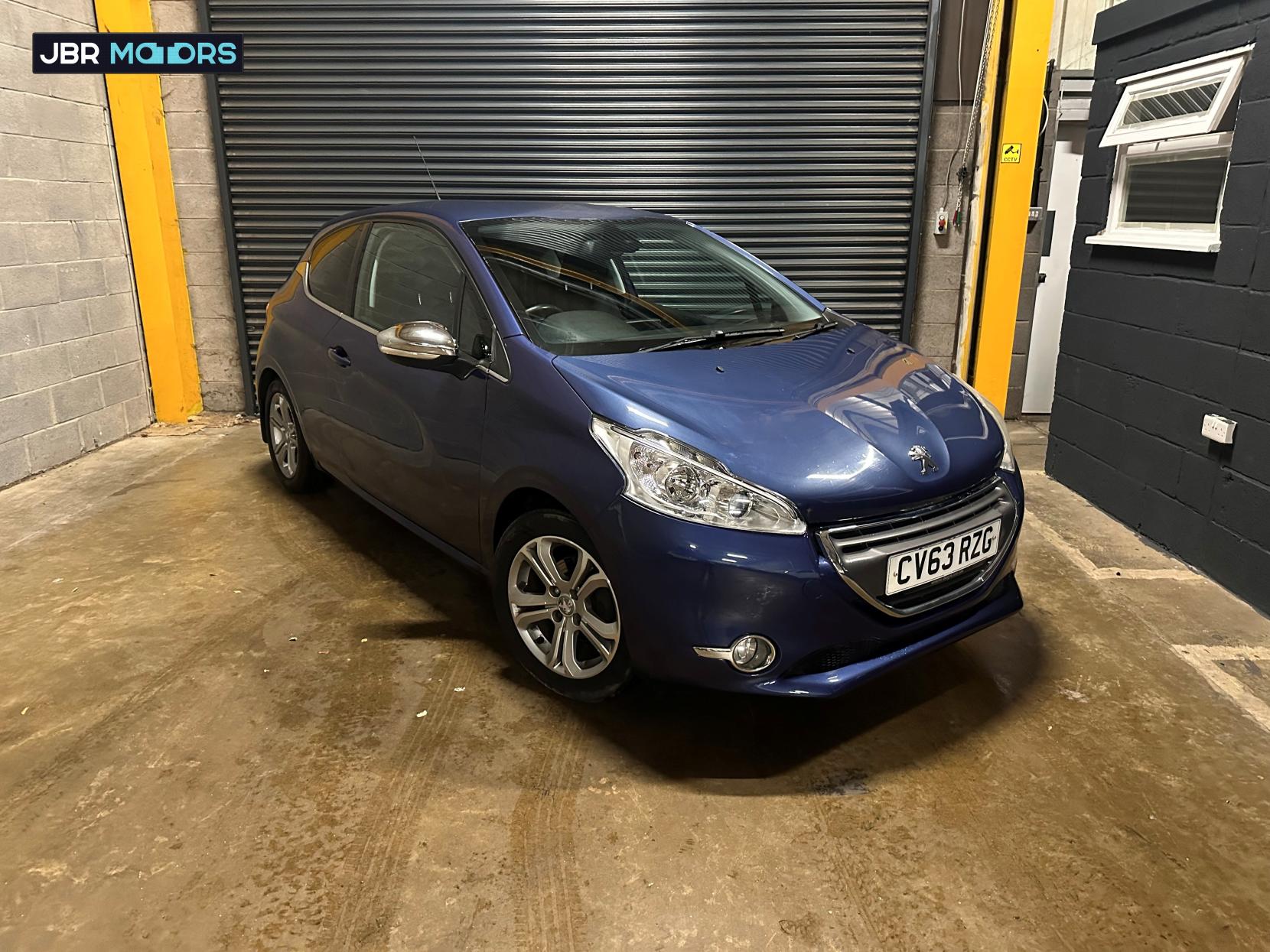 Peugeot 208 1.2 VTi Allure Hatchback 3dr Petrol Manual Euro 5 (82 ps)