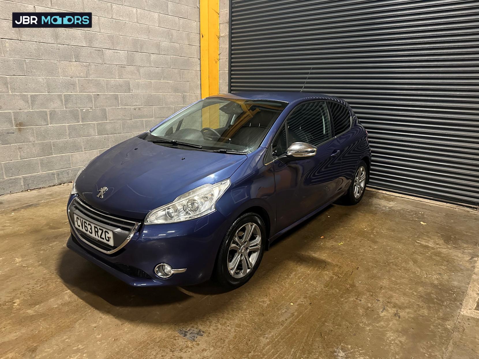 Peugeot 208 1.2 VTi Allure Hatchback 3dr Petrol Manual Euro 5 (82 ps)
