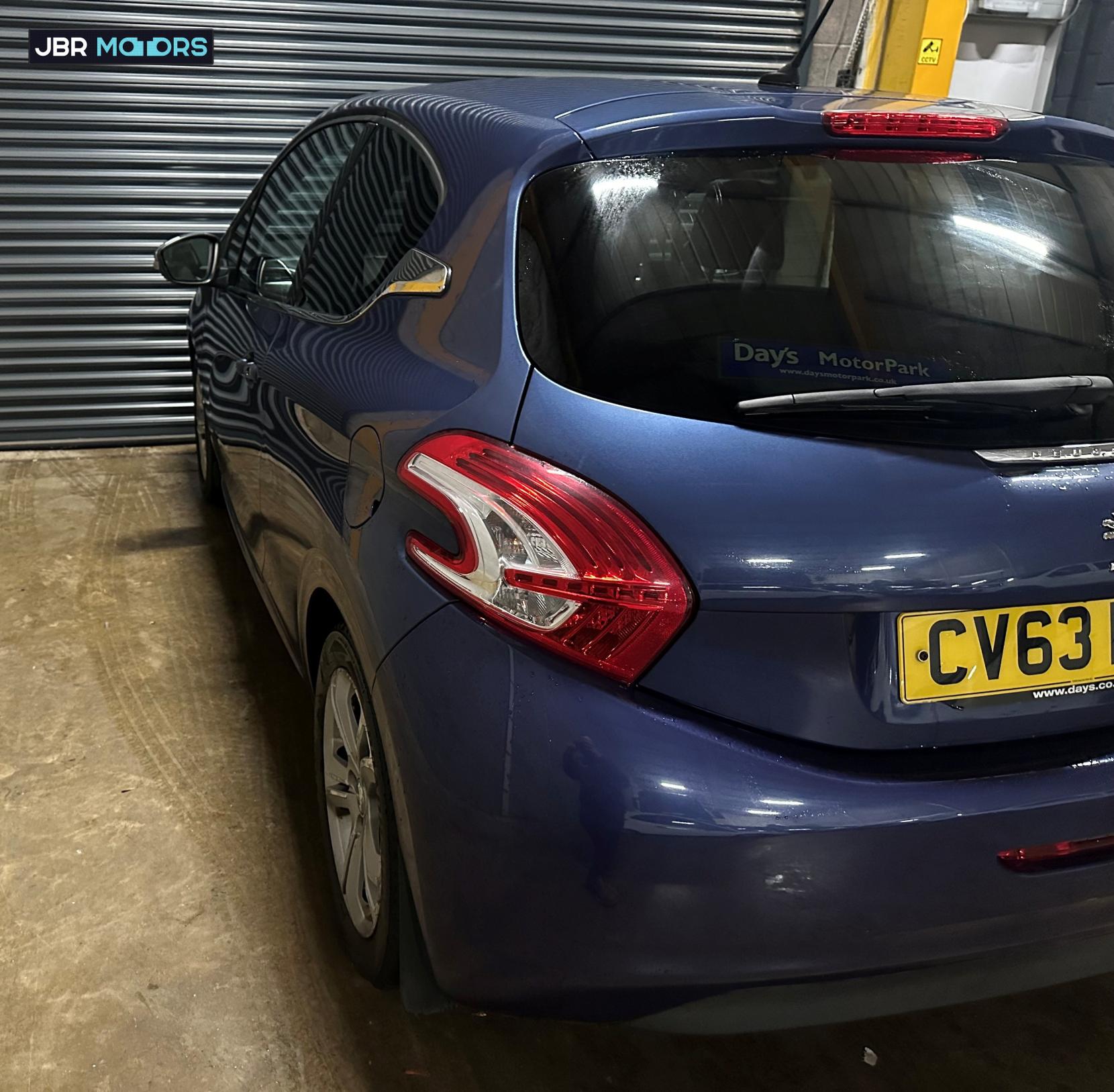 Peugeot 208 1.2 VTi Allure Hatchback 3dr Petrol Manual Euro 5 (82 ps)